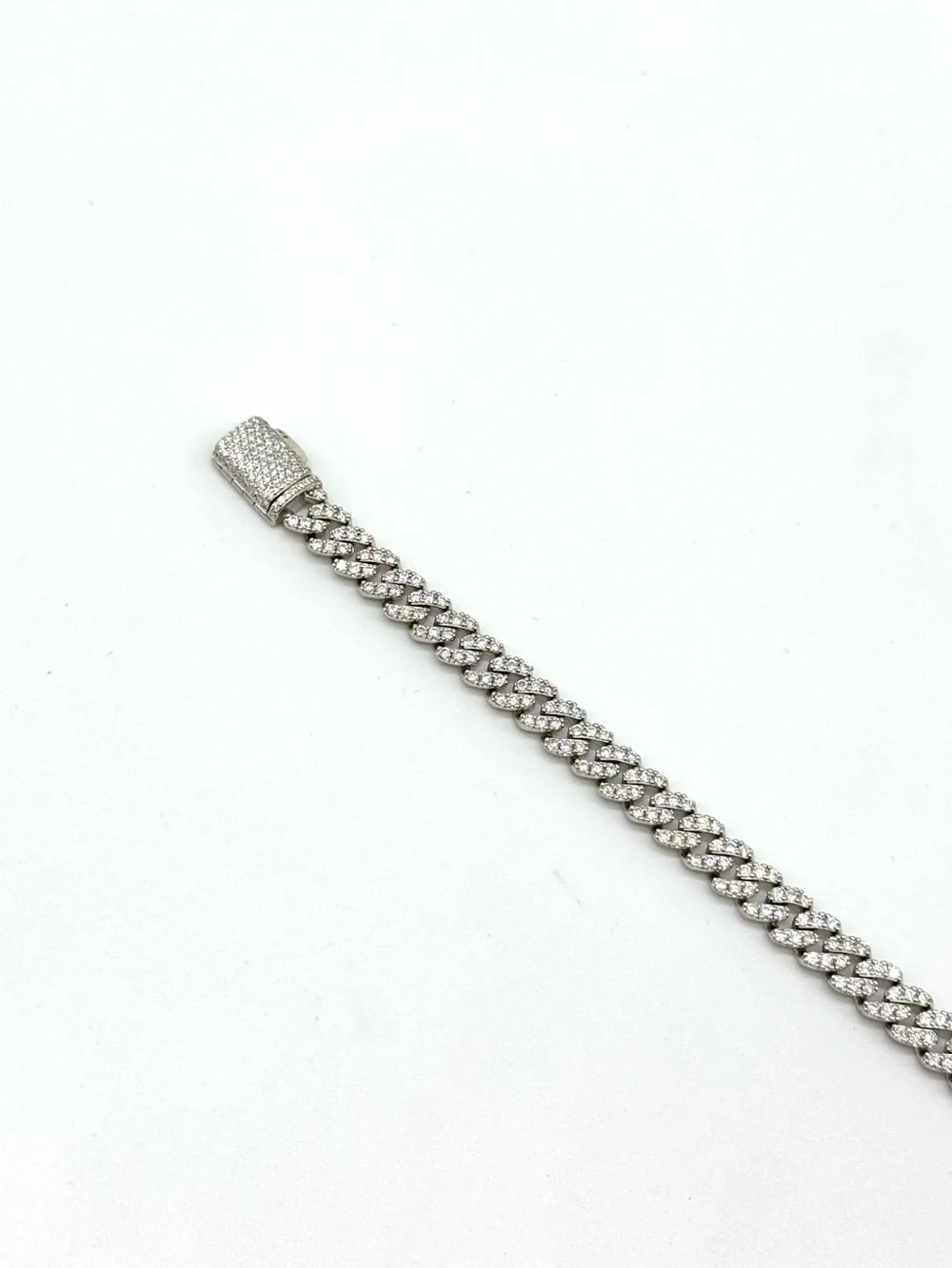 925 Sterling Silver metal 925
